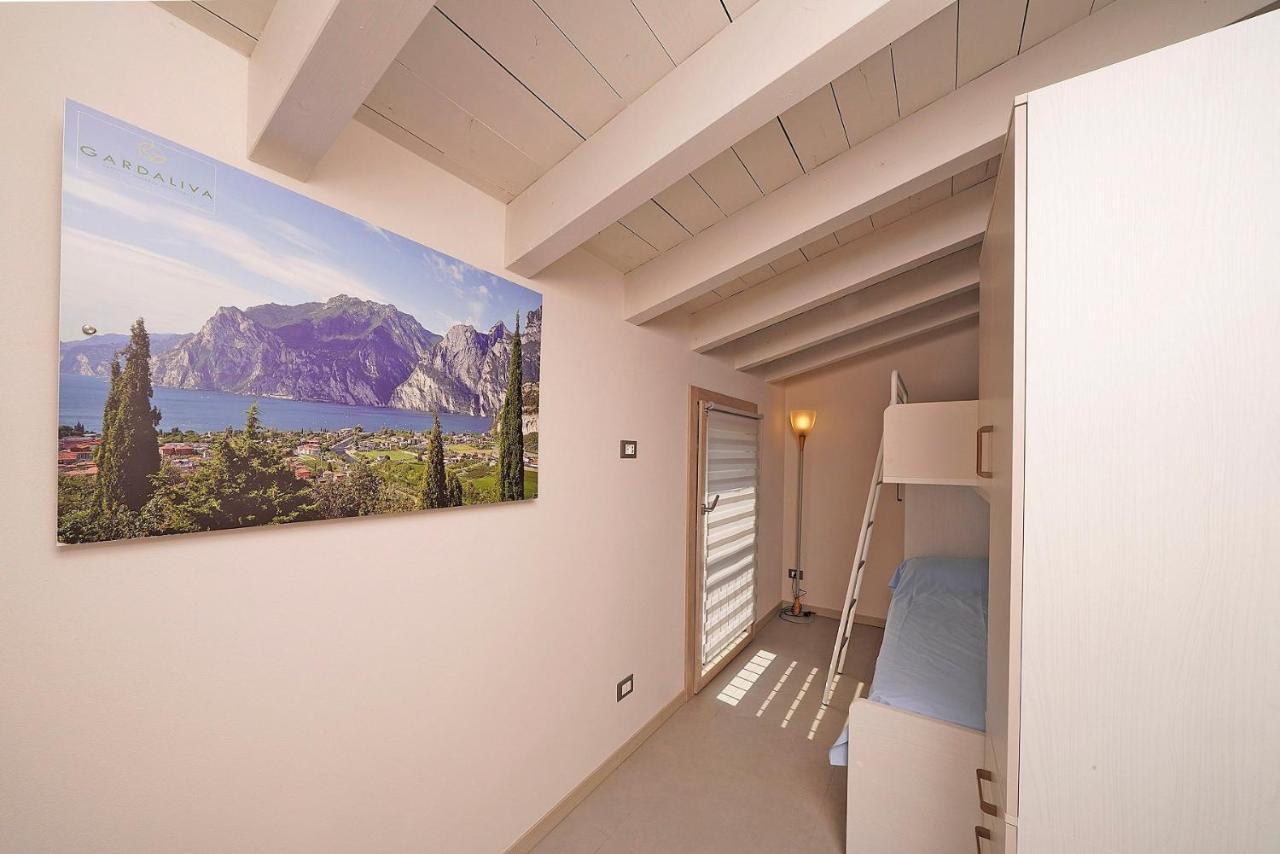 Gardaliva 5 Apartment Manerba del Garda Exterior photo